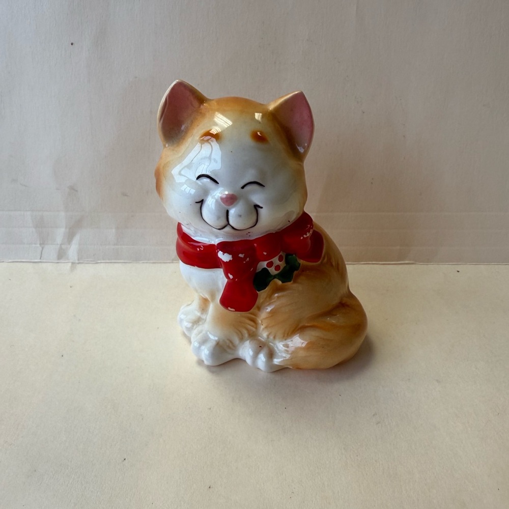 Vintage Norcrest Japan Kitty Cat Kitten Ceramic Figurine Christmas